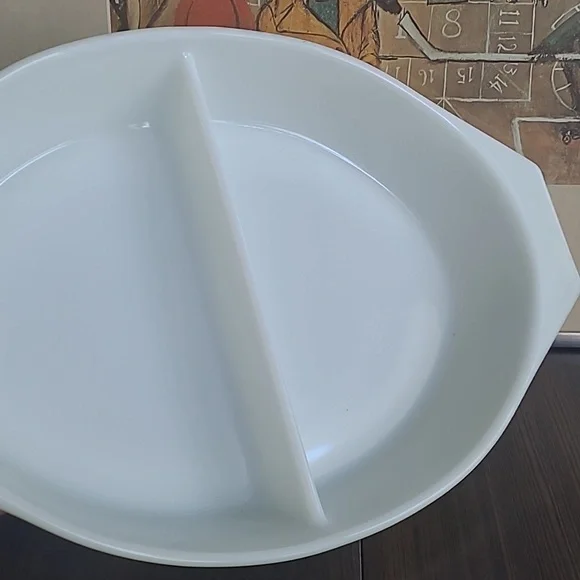 VINTAGE PYREX VERDE OLIVE CASSEROLE DISH 1.5 QUART - Picture 3 of 4